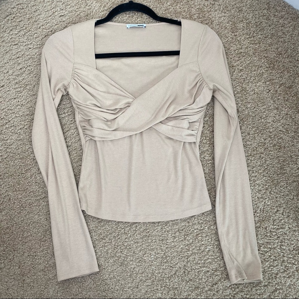 FASHION NOVA SWOOP FRONT CROSSOVER NEUTRAL KNIT TOP SM